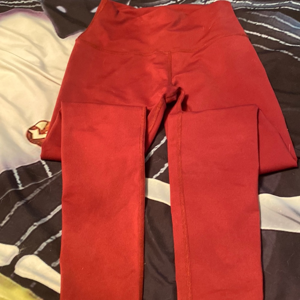 Wine Alo leggings